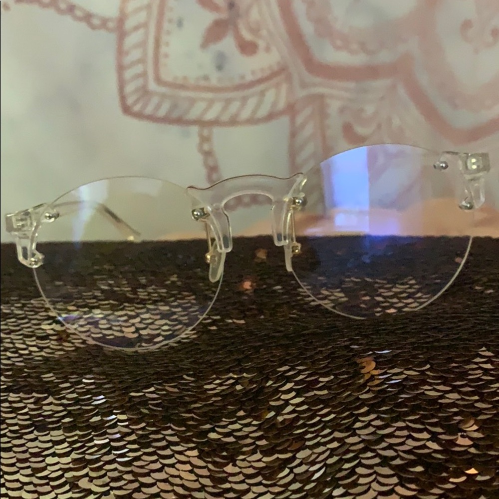 Clear fashion glasses
